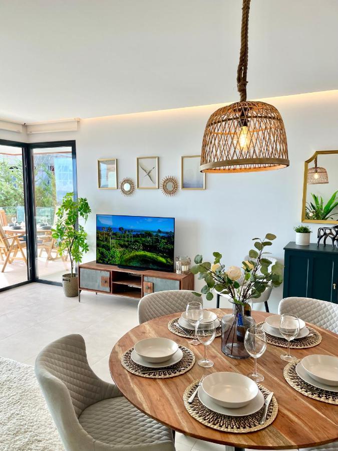 Luxury 3 Bedroom Apartment 300M From The Beach Fuengirola Exterior photo