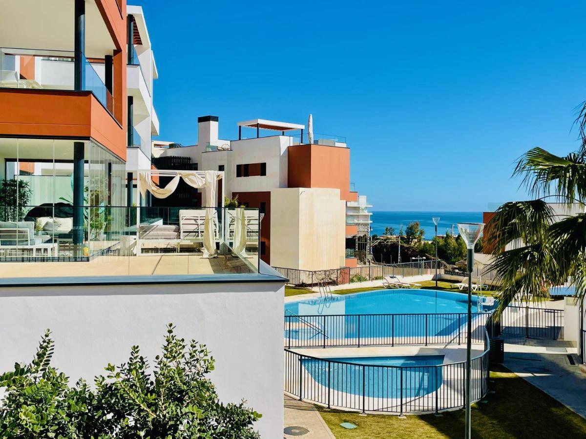 Luxury 3 Bedroom Apartment 300M From The Beach Fuengirola Exterior photo